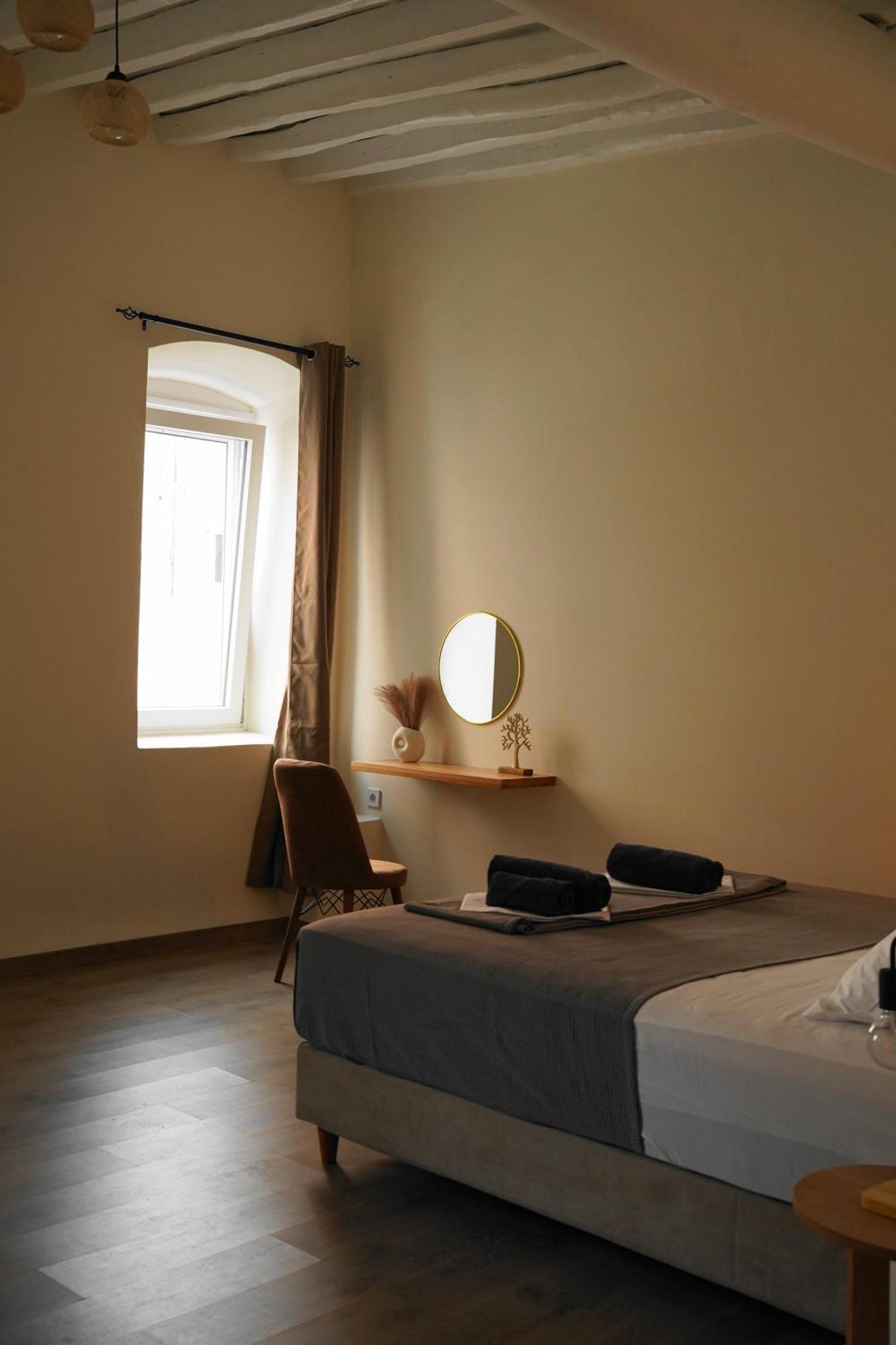Aegean Gold Syros Suites Ермополи Екстериор снимка